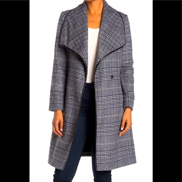 BCBGeneration Jackets & Blazers - BCBGeneration Missy Envelope Wrap Coat